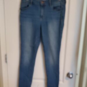 Old Navy Women's Skinny Jeans in Blue